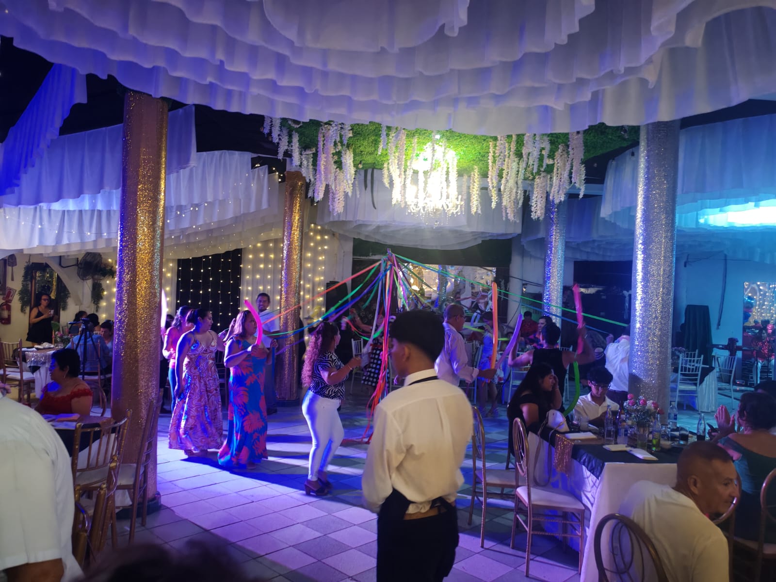 Celebración en el salón de El Bijao Recepciones en Pucallpa